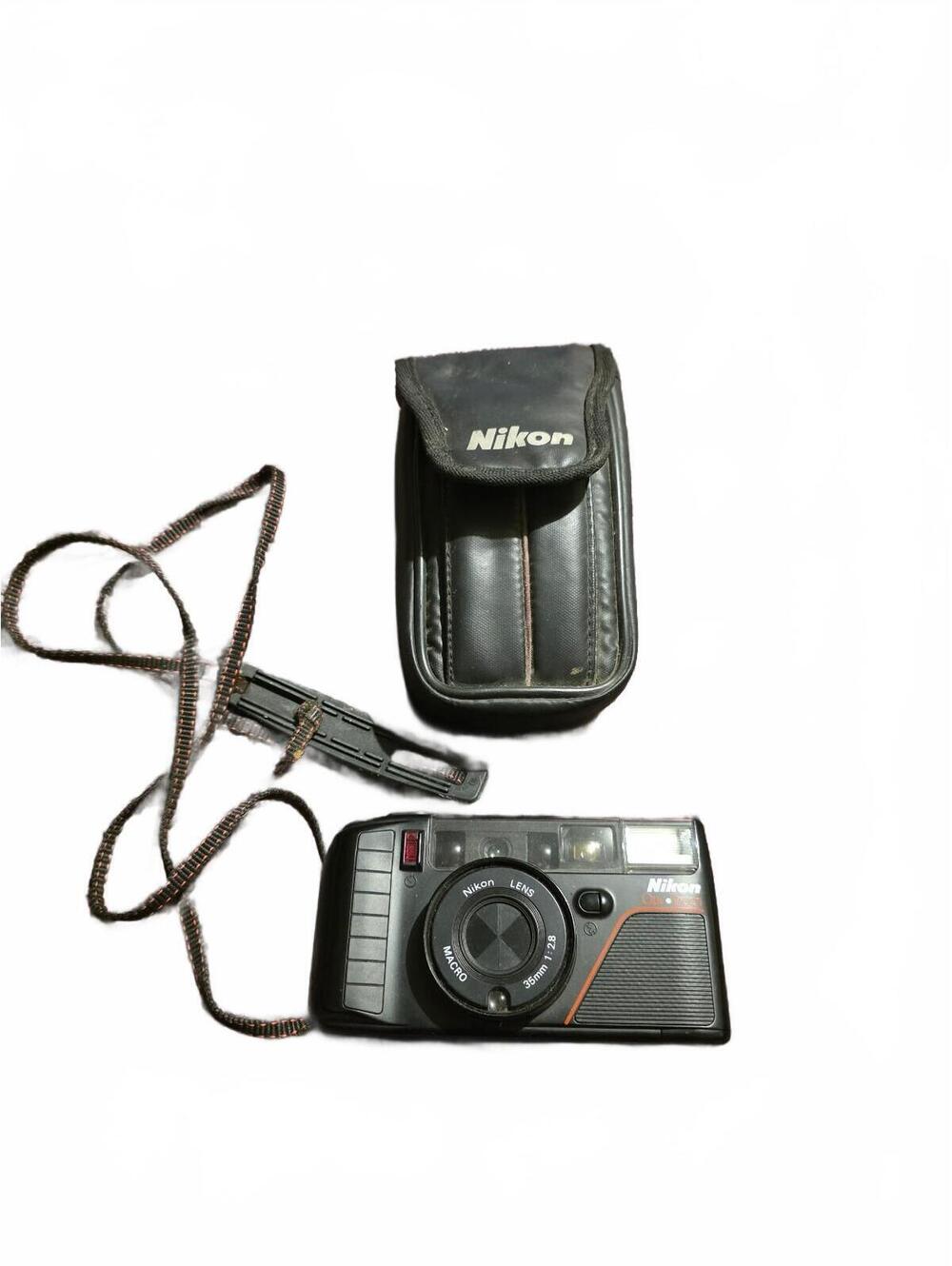 Vtg Nikon One Touch 35mm Point & Shoot Film Camera with Carrying Case